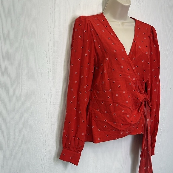 ASTR The Label - Red Olympia Long Sleeve Flower Detail Wrapped Blouse Size Small - Picture 3 of 13